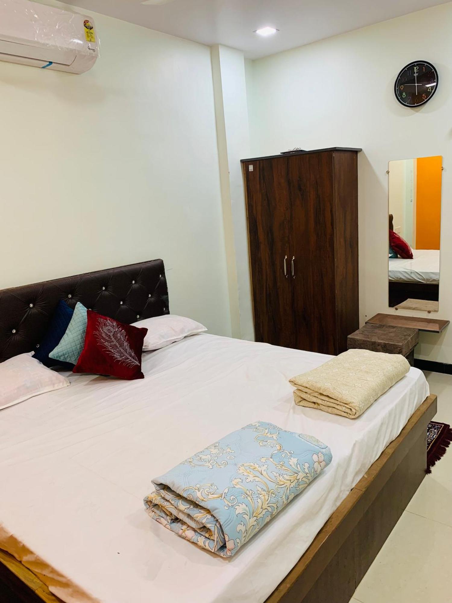 Manjushree Guest House ウッジャイン エクステリア 写真